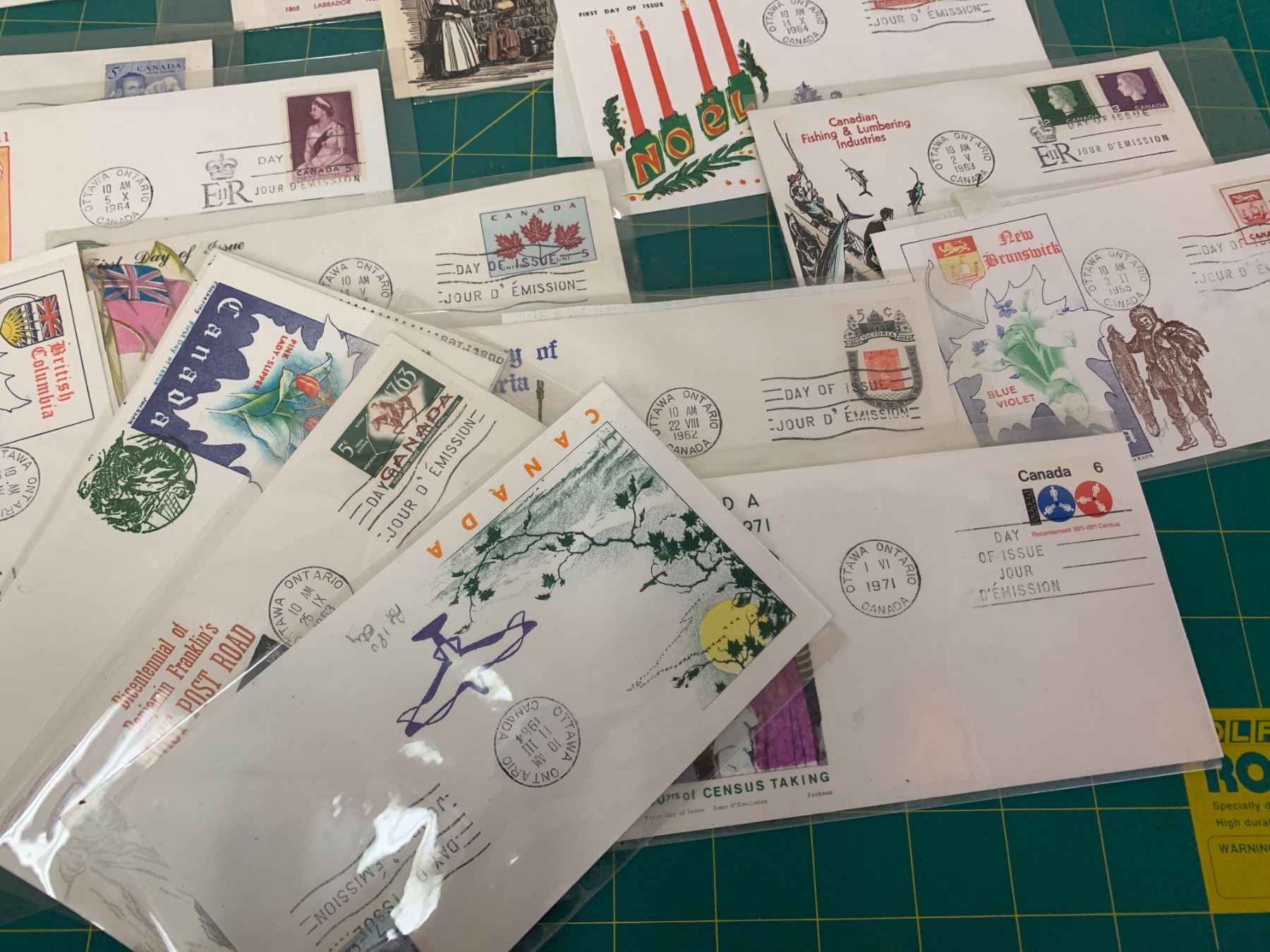 LOT OF FIRST DAY ISSUE STAMP ENVELOPES