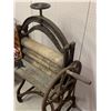 Image 3 : LARGE LAUNDRY WRINGER PRESS STANDS 54" TALL