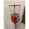 Image 4 : VINTAGE GUMBALL MACHINE WITH KEY