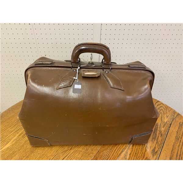 ANTIQUE DOCTORS BAG WITH KEY