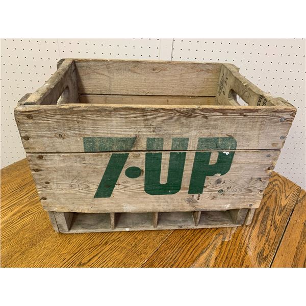 7-UP SODA POP BOTTLE CRATE