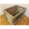 Image 3 : 7-UP SODA POP BOTTLE CRATE