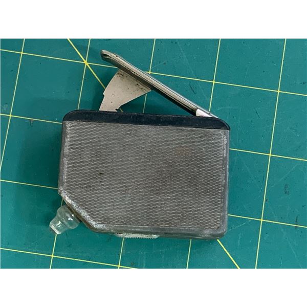 VINTAGE PHILIPS HAND GENERATED FLASHLIGHT