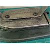 Image 2 : THE ROYAL USA ANTIQUE GAS SAD IRON
