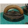 Image 2 : ANTIQUE SAD IRONS AND TRIVET