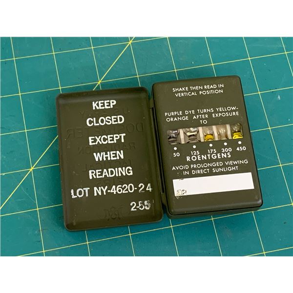 VINTAGE US ARMY DOSIMETER PERSONAL RADIATION DETECTOR
