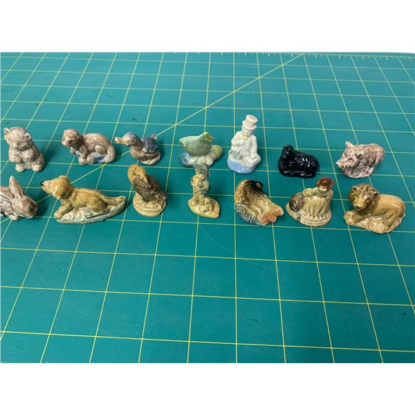 LOT OF 14 WADE RED ROSE TEA FIGURINES