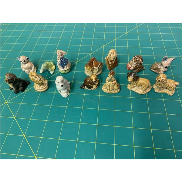 LOT OF 14 WADE RED ROSE TEA FIGURINES