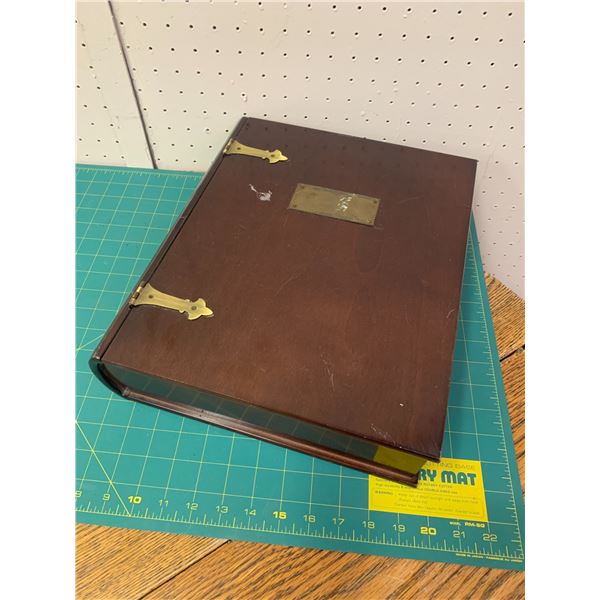 MISC LOT BOX AND SMALLS