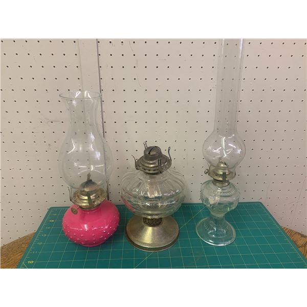 LOT OF OIL LAMPS
