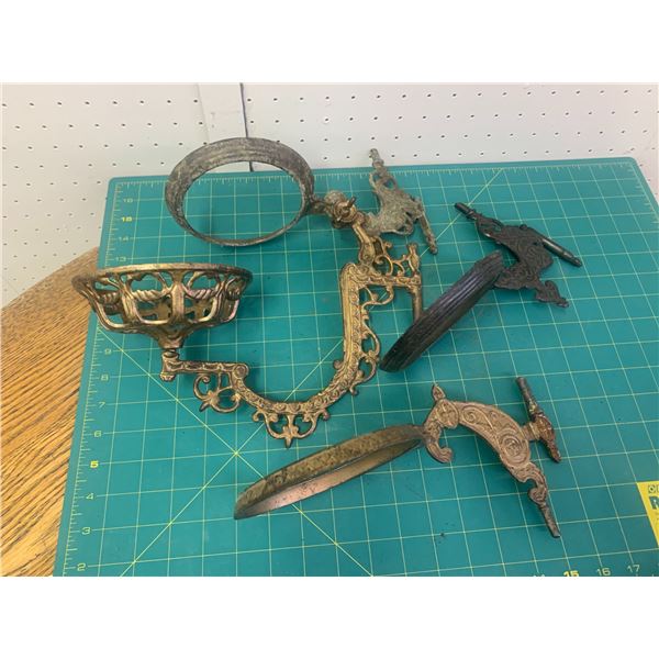 LOT OF ANTIQUE WALL MOUNT LANTERN HOLDERS