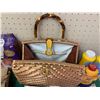 Image 2 : PURSE BAG AND MISC NEW PRODUCT LOT