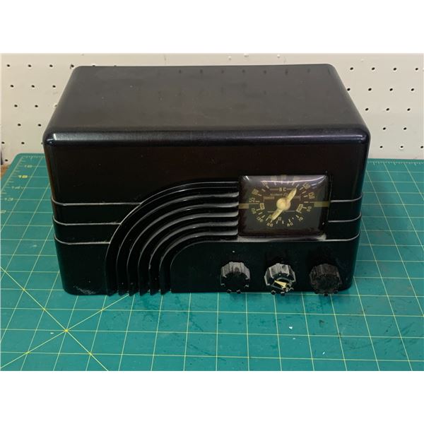 VINTAGE NORTHERN ELECTRIC TUBE RADIO