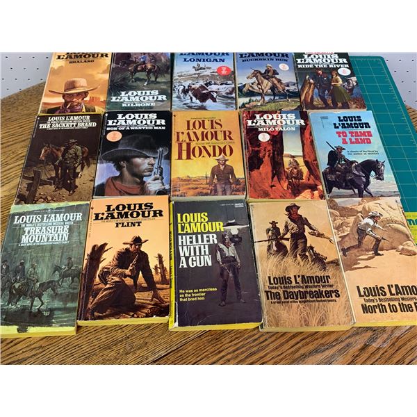 LOT OF LOUIS LAMOUR WESTERN NOVELS