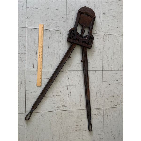 ANTIQUE CATTLE DEHORNER