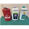 Image 1 : LOT OF 3 VINTAGE OUTBOARD MOTOR OIL JUGS