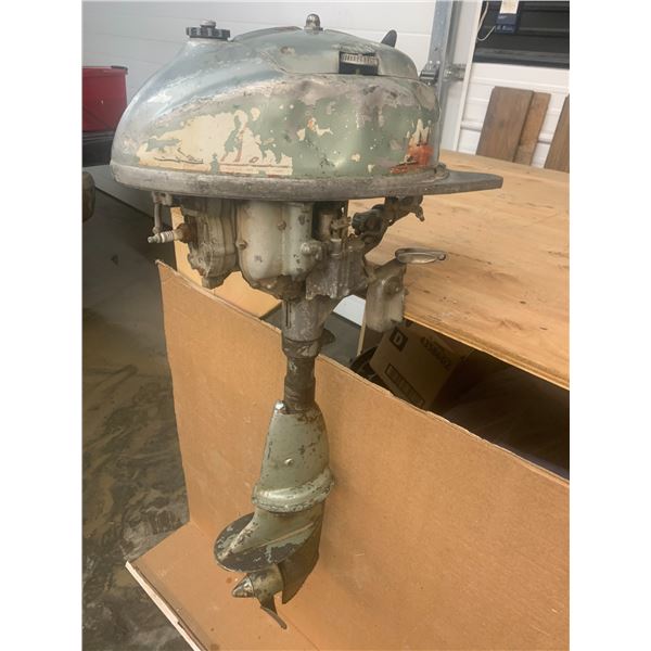 VINTAGE JOHNSON OUTBOARD MOTOR