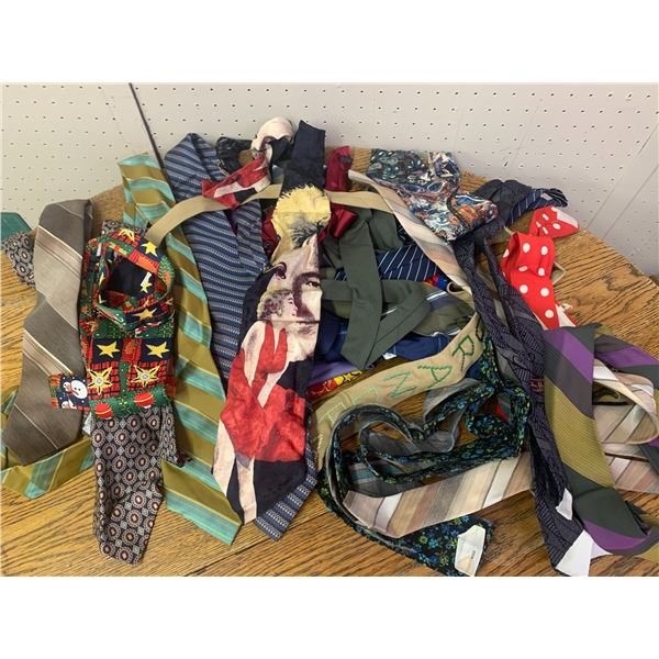 LOT Of 20 VINTAGE NECK TIES