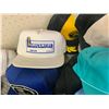 Image 5 : LOT OF VINTAGE TRUCKER HATS