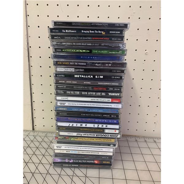 LOT OF 27 CDS METALLICA VAN HALEN GUNS AND ROSES