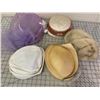 Image 1 : LOT OF VINTAGE LADIES HATS