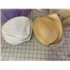 Image 2 : LOT OF VINTAGE LADIES HATS