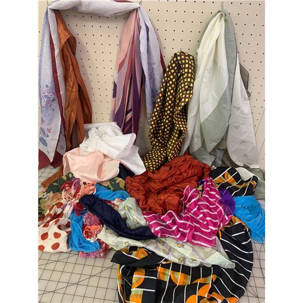 LOT OF SCARVES