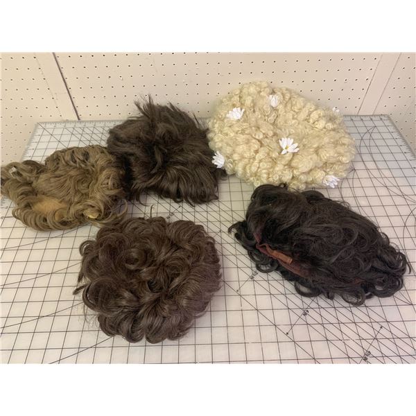 LOT OF VINTAGE WIGS