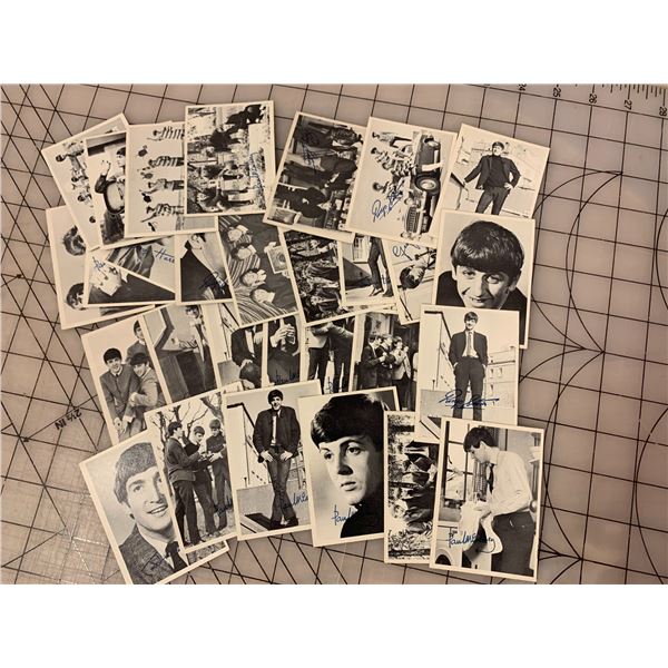 LOT OF BEATLES TRADING CARDS