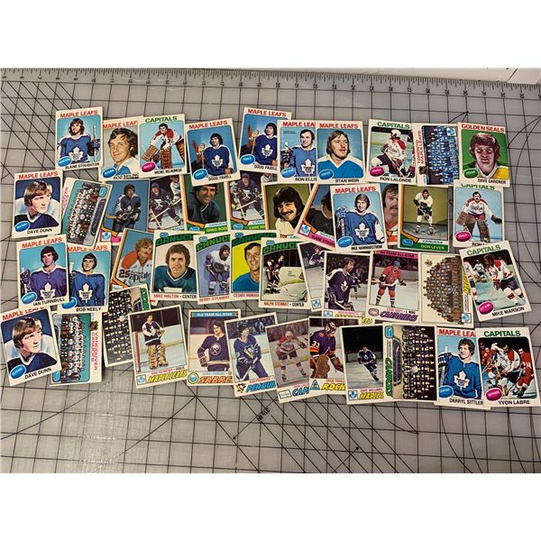 LOT OF 1970s HOCKEY CARDS