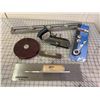 Image 1 : MISC LOT TOOLS LEVEL PLANE