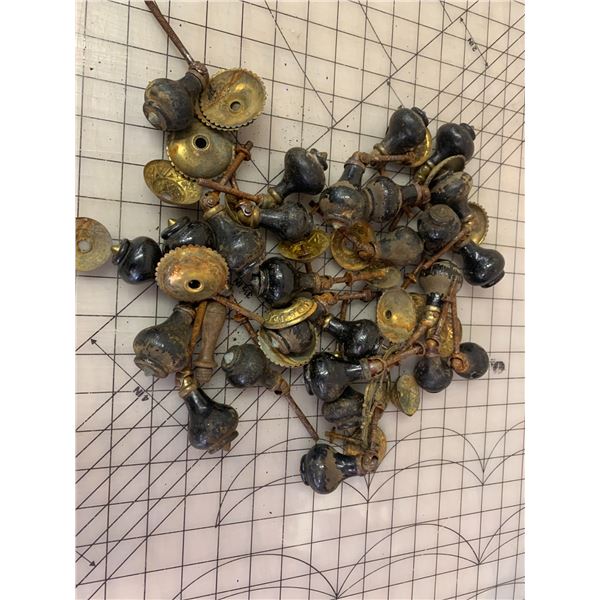 LOT OF ANTIQUE DRAWER PULLS