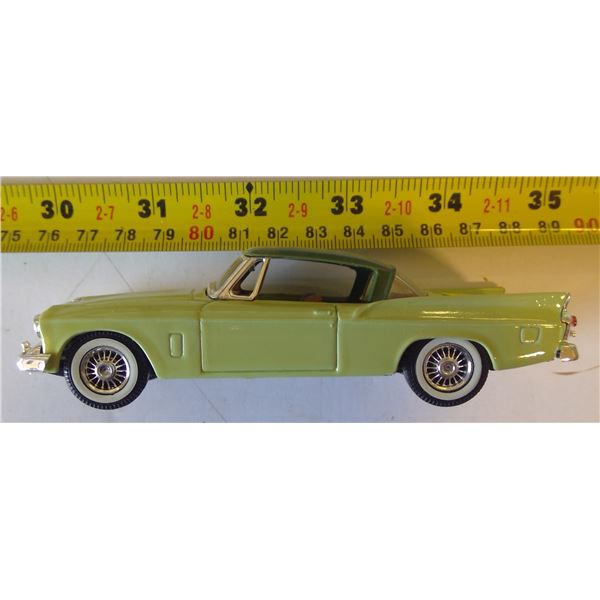 1957 Studebaker Silver Hawk 1:43 Model Car