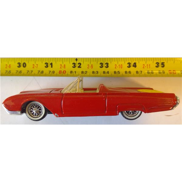 1961 Ford Thunderbird 1:43 Model Car