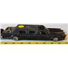 Image 3 : Limo & Porche Die Cast