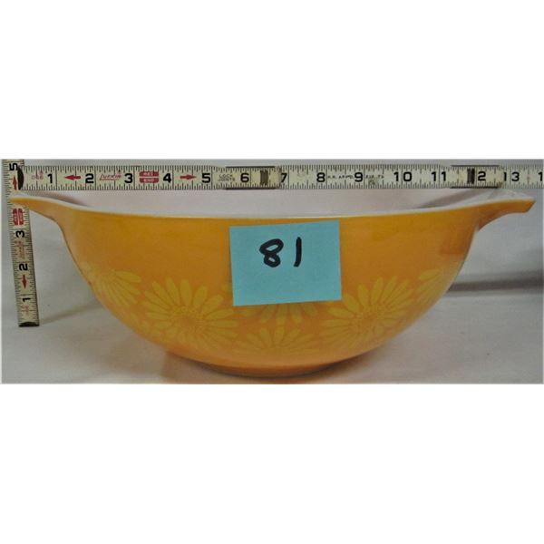 Vintage 10"W X 4"T Pyrex orange/yellow daisy floral print bowl handles