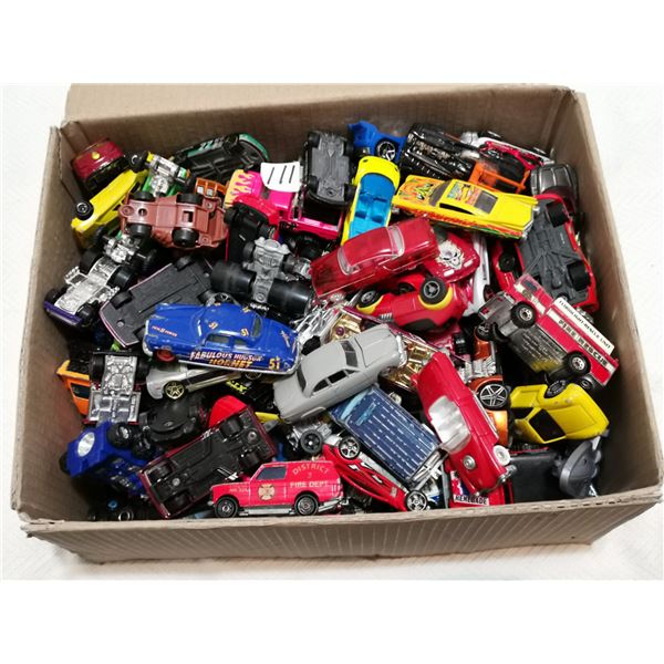 Over 130 Hot Wheels & other small vehicles