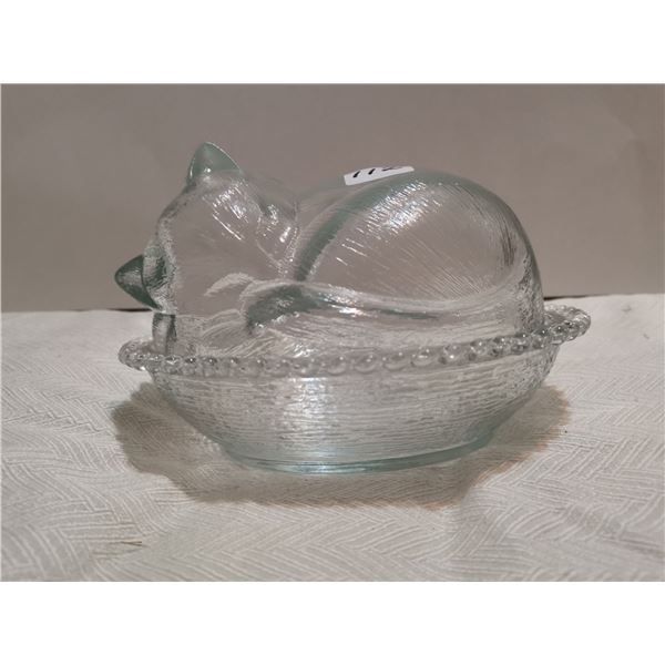 Cat on a nest - 7" long