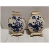 Image 5 : 2 vintage vases, white & blue 6" X 8"
