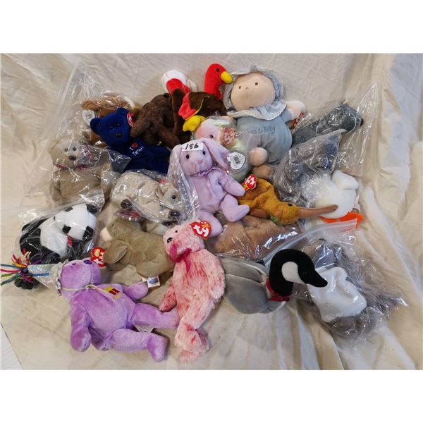 20 Beanie babies, most with tags