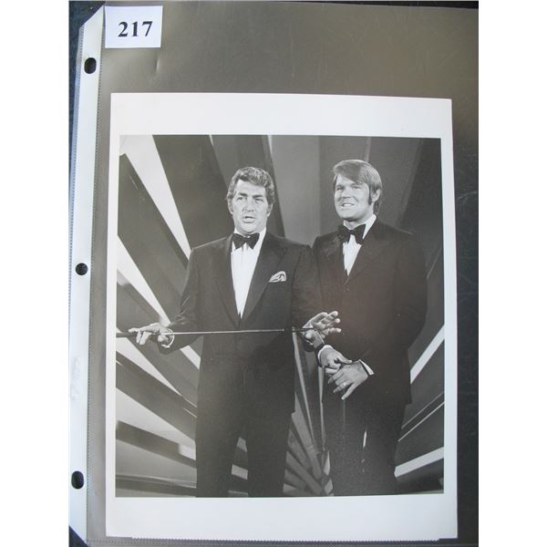 7" X 9"  GLOSSY PHOTO - DEAN MARTIN & GLEN CAMPBELL / NBC COLOR TELEVISION (1970)