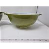 Image 2 : 2 green Pyrex bowls