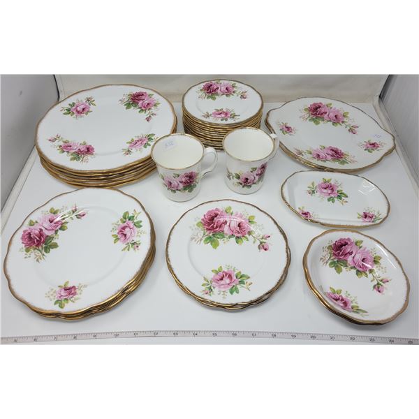33 pieces American Beauty Royal Albert
