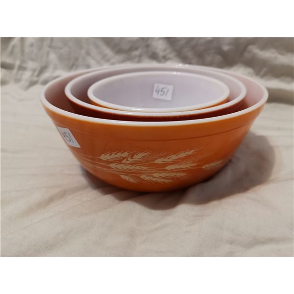 Pyrex 3 piece bowl set