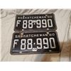 Image 2 : 1960 matching pair Saskatchewan license plates