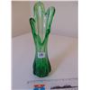 Image 1 : 881 NANCO TAIWAN GREEN BLOWN GLASS VASE