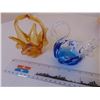 Image 2 : 890 COBALT BLUE SWAN AND AMBER BLOWN GLASS BASKET
