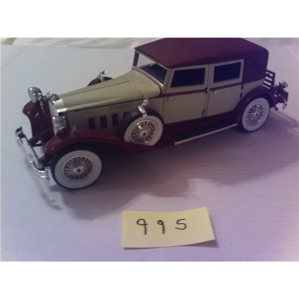 1930 Pachard 1:18 signature
