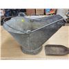 Image 2 : Coal scuttle & shovel