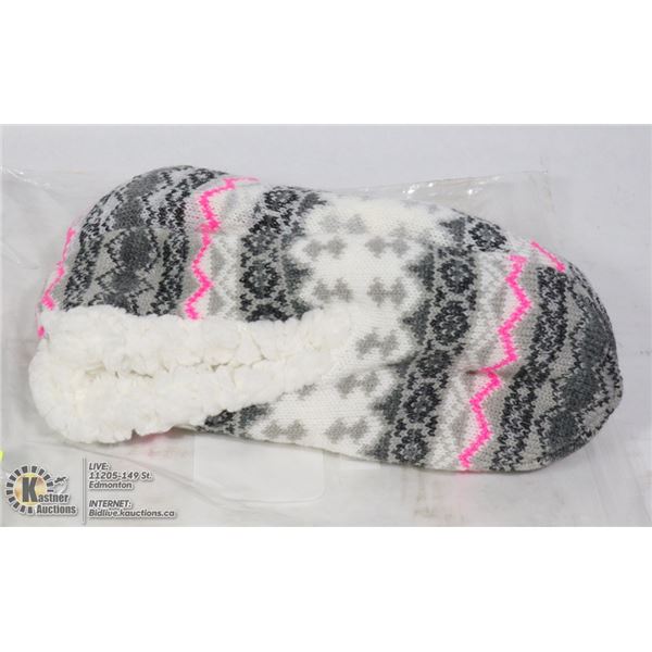 NON-SLIP COZY SLIPPER SIZE 9/11